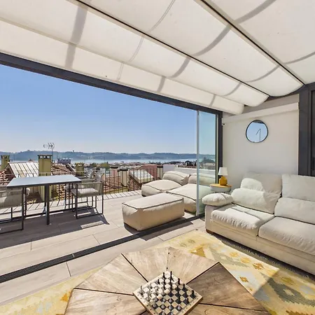 Luxurious Loft : Bridge-view Rooftop | By Airnest アパート