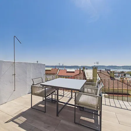 Luxurious Loft : Bridge-view Rooftop | By Airnest * リスボン