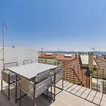Appartamento Luxurious Loft : Bridge-view Rooftop | By Airnest *