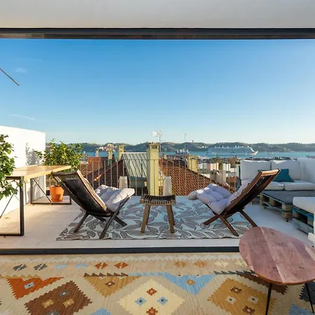 Luxurious Loft : Bridge-view Rooftop | By Airnest *