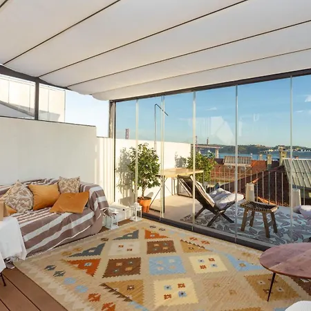 Luxurious Loft : Bridge-view Rooftop | By Airnest