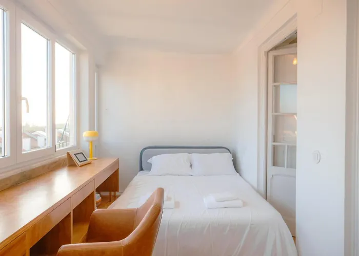 Luxurious Loft : Bridge-view Rooftop | By Airnest Appartement Lisboa