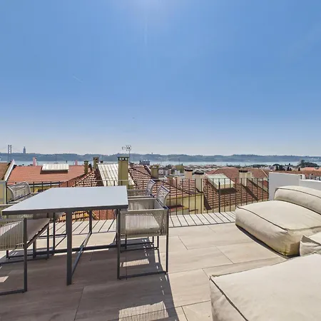 Luxurious Loft : Bridge-view Rooftop | By Airnest *