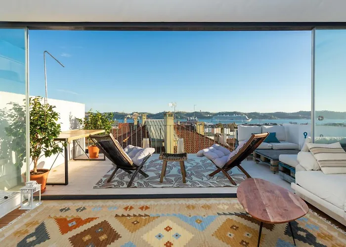 Luxurious Loft : Bridge-view Rooftop | By Airnest *